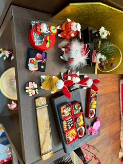 可愛らしいちりめん細工のウサギたち