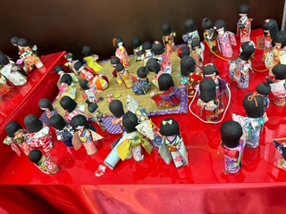 手作りの小さなお雛様たち