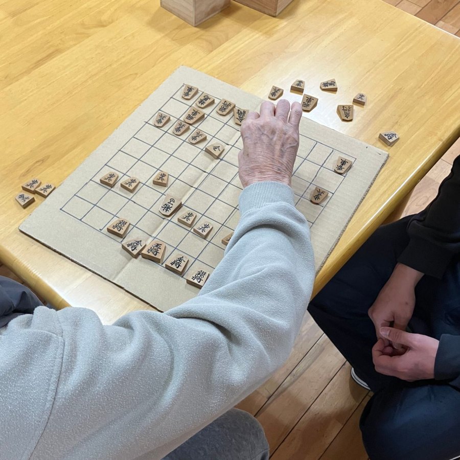将棋を楽しむ様子